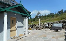 Rose Cottage With Hot Tub Near Glenshee, Perthshire